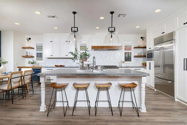 6332 Montecito Drive, Carlsbad, CA 92009