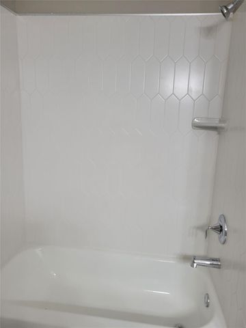 5262 Ella Boulevard 500B, Houston, TX 77018