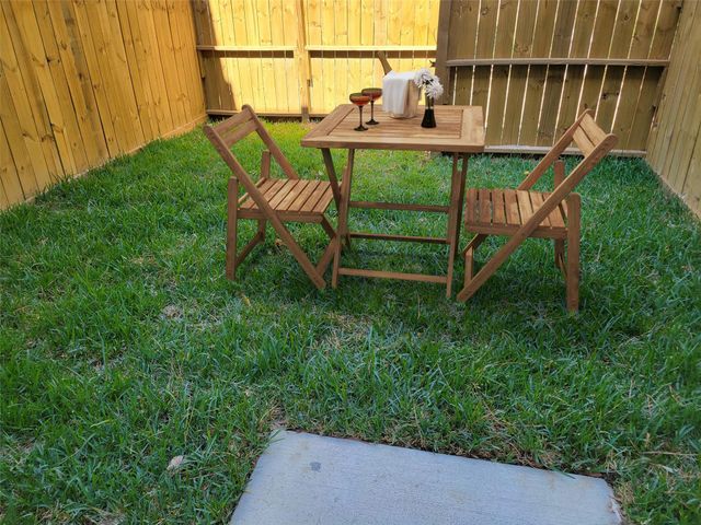 5262 Ella Boulevard 500B, Houston, TX 77018