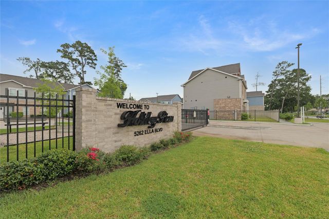 5262 Ella Boulevard 500B, Houston, TX 77018