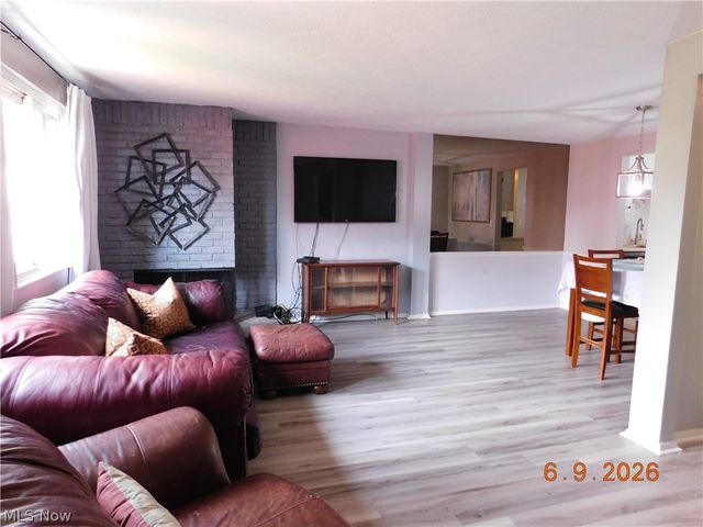 934 Hampton Ridge Drive, Akron, OH 44313