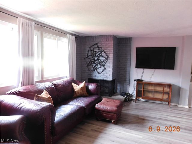 934 Hampton Ridge Drive, Akron, OH 44313