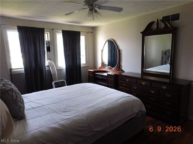 934 Hampton Ridge Drive, Akron, OH 44313