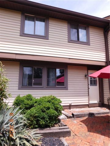 934 Hampton Ridge Drive, Akron, OH 44313