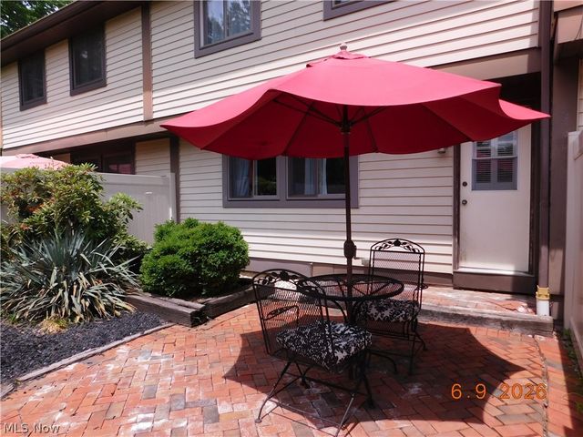 934 Hampton Ridge Drive, Akron, OH 44313