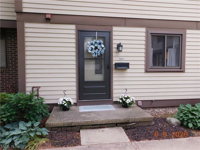 934 Hampton Ridge Drive, Akron, OH 44313