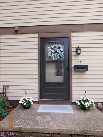 934 Hampton Ridge Drive, Akron, OH 44313