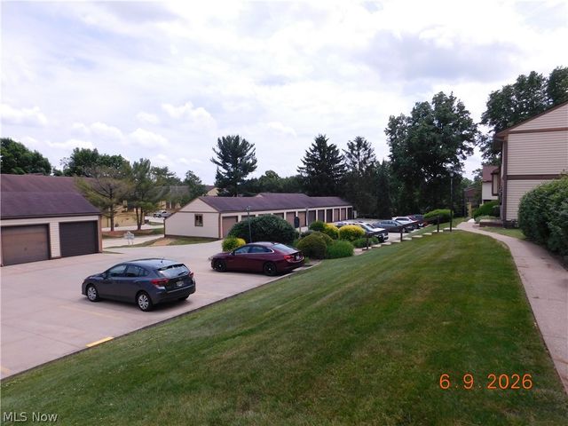 934 Hampton Ridge Drive, Akron, OH 44313