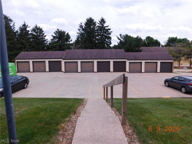 934 Hampton Ridge Drive, Akron, OH 44313