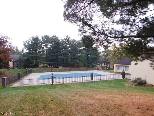 934 Hampton Ridge Drive, Akron, OH 44313