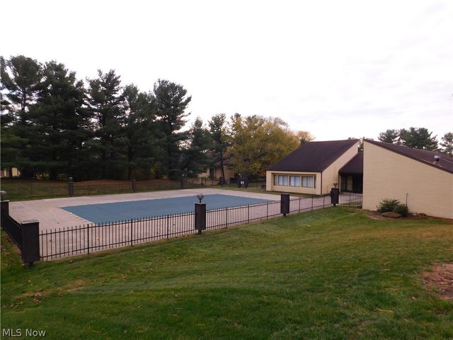 934 Hampton Ridge Drive, Akron, OH 44313