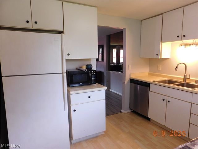 934 Hampton Ridge Drive, Akron, OH 44313