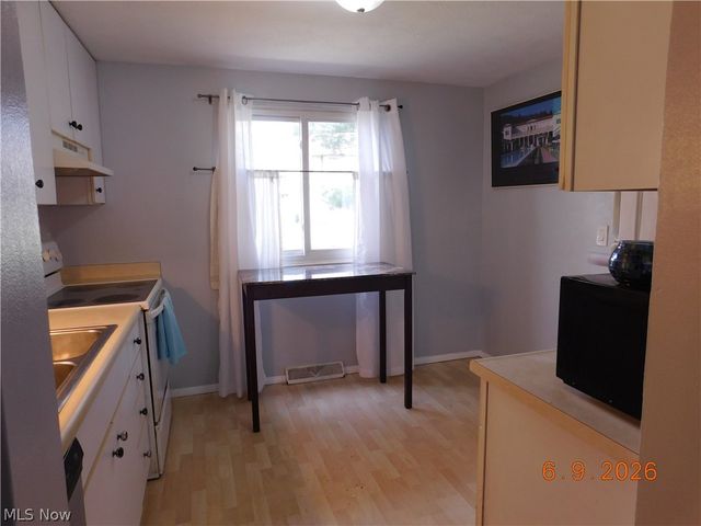 934 Hampton Ridge Drive, Akron, OH 44313