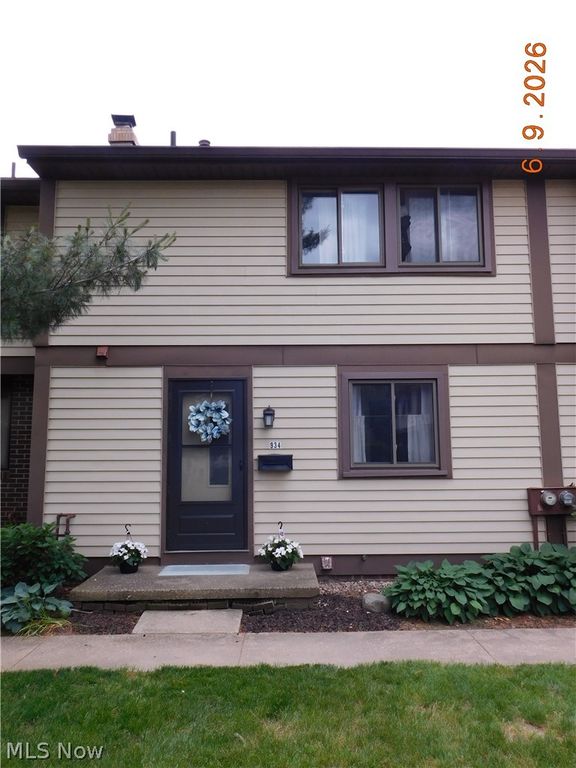 934 Hampton Ridge Drive, Akron, OH 44313
