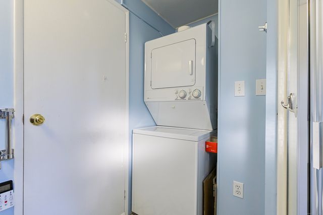 15 Stone Hedge Road, Westbrook, CT 06498