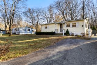 15 Stone Hedge Road, Westbrook, CT 06498