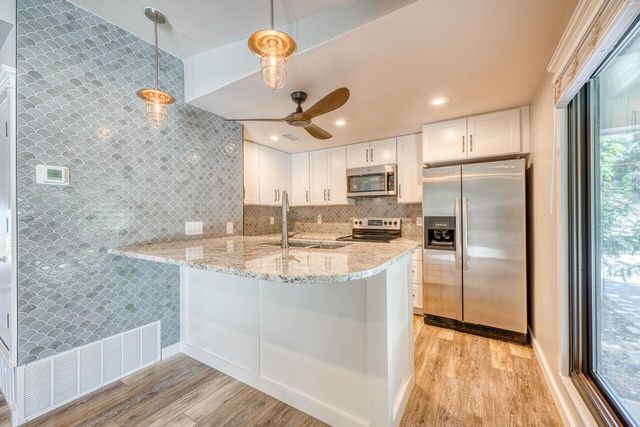 106 Pebble CIR, Buchanan Dam, TX 78609
