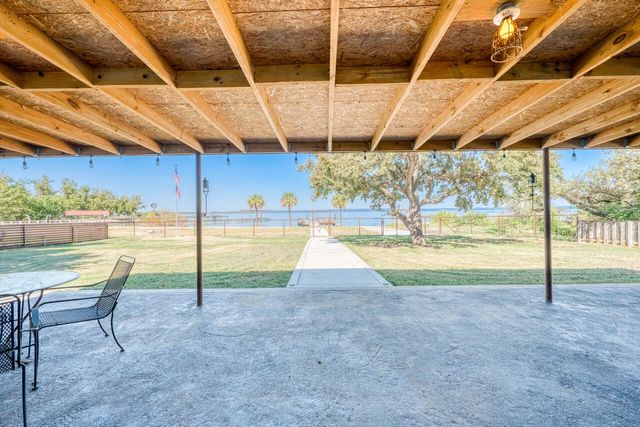 106 Pebble CIR, Buchanan Dam, TX 78609