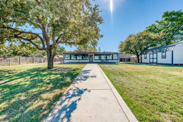 106 Pebble CIR, Buchanan Dam, TX 78609