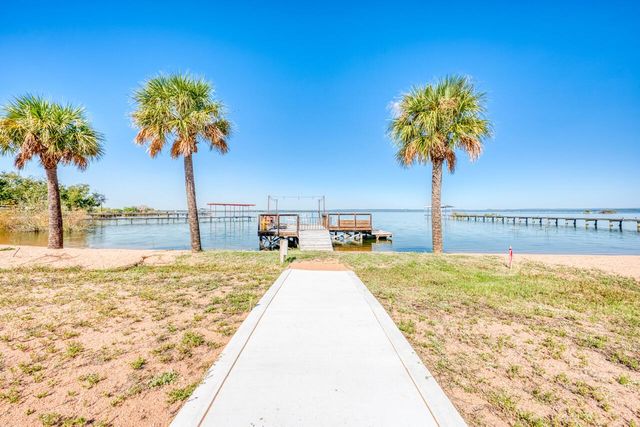 106 Pebble CIR, Buchanan Dam, TX 78609