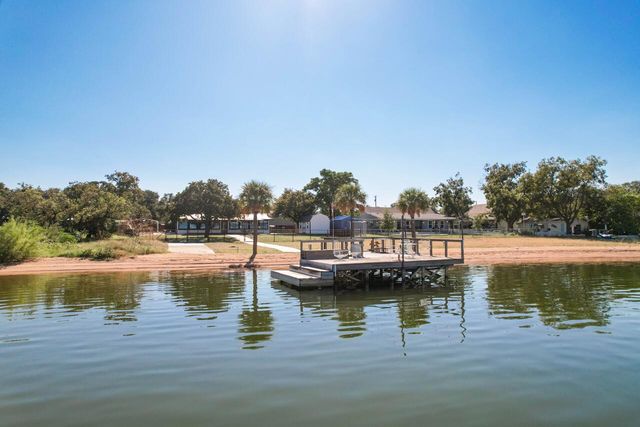 106 Pebble CIR, Buchanan Dam, TX 78609