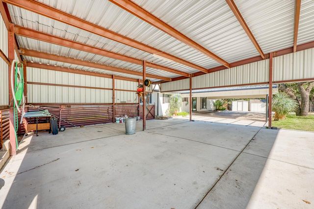 106 Pebble CIR, Buchanan Dam, TX 78609