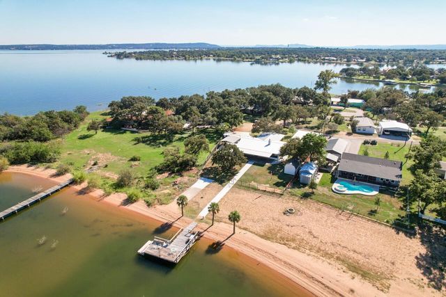106 Pebble CIR, Buchanan Dam, TX 78609