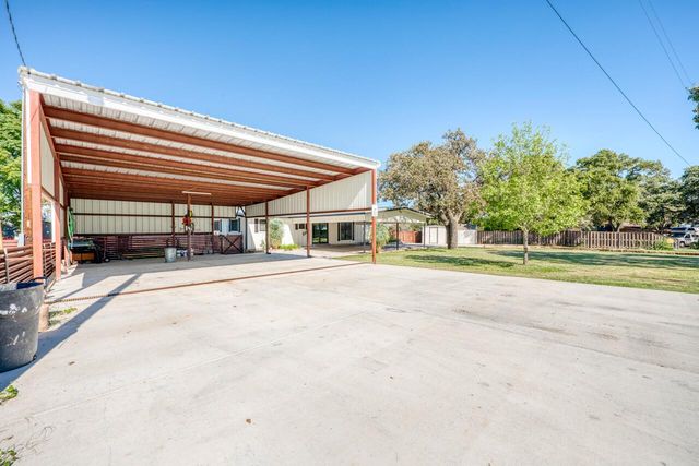 106 Pebble CIR, Buchanan Dam, TX 78609