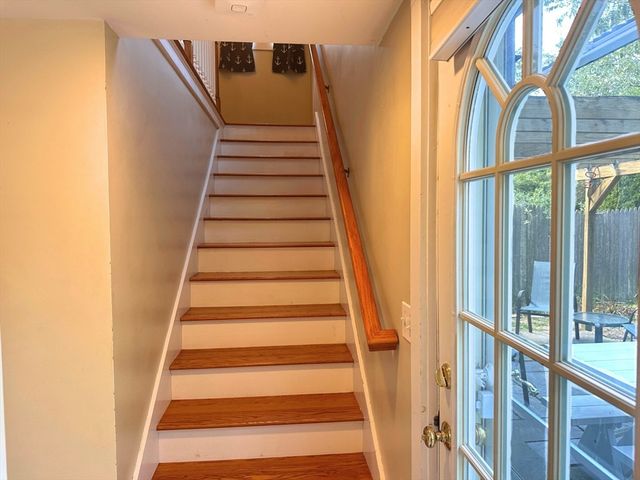 1 Pigeon Hill Ct 1, Rockport, MA 01966