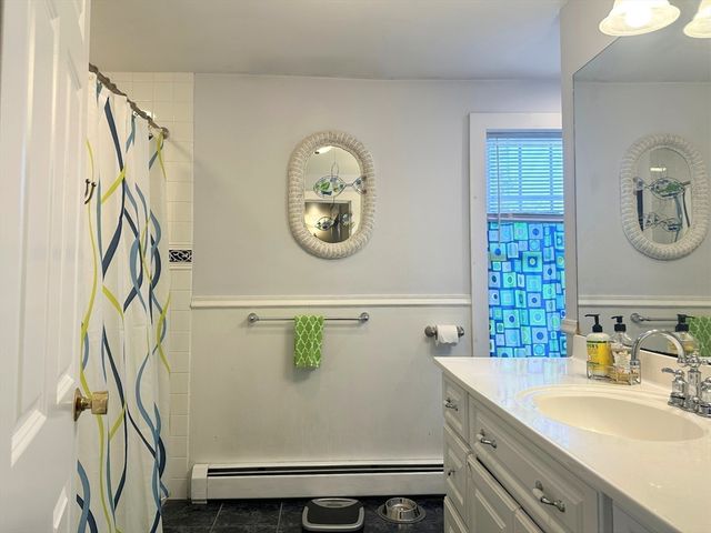 1 Pigeon Hill Ct 1, Rockport, MA 01966