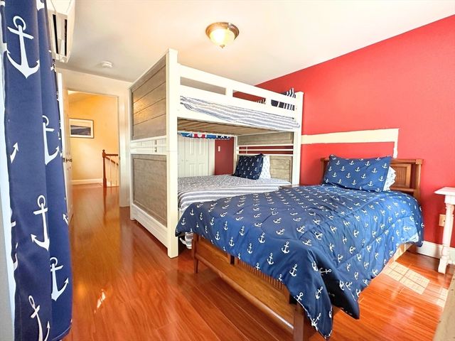 1 Pigeon Hill Ct 1, Rockport, MA 01966