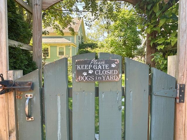 1 Pigeon Hill Ct 1, Rockport, MA 01966