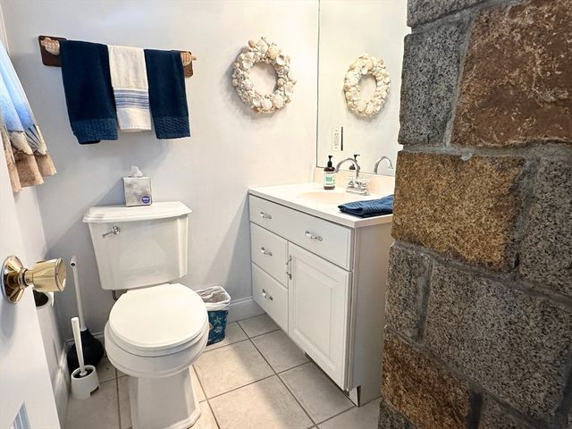 1 Pigeon Hill Ct 1, Rockport, MA 01966