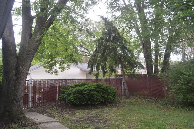 17719 Burnham Avenue, Lansing, IL 60438