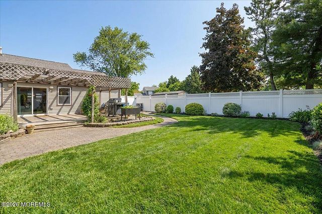 1800 Fairfield Street, Toms River, NJ 08757