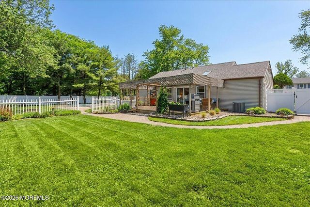 1800 Fairfield Street, Toms River, NJ 08757