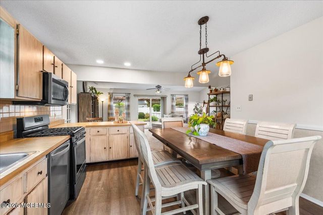 1800 Fairfield Street, Toms River, NJ 08757