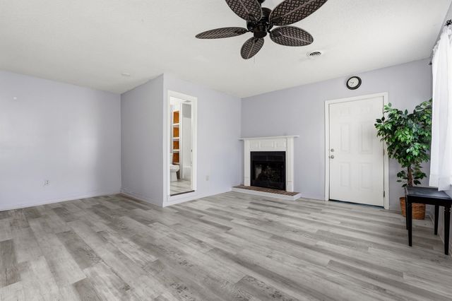 3943 Lochview Dr., Myrtle Beach, SC 29588