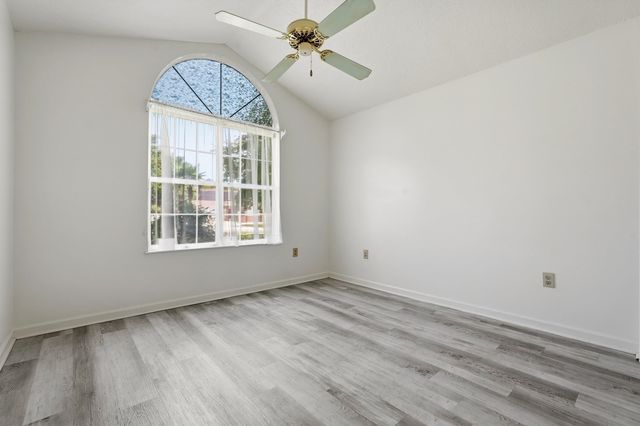 3943 Lochview Dr., Myrtle Beach, SC 29588