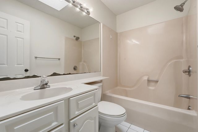 3943 Lochview Dr., Myrtle Beach, SC 29588