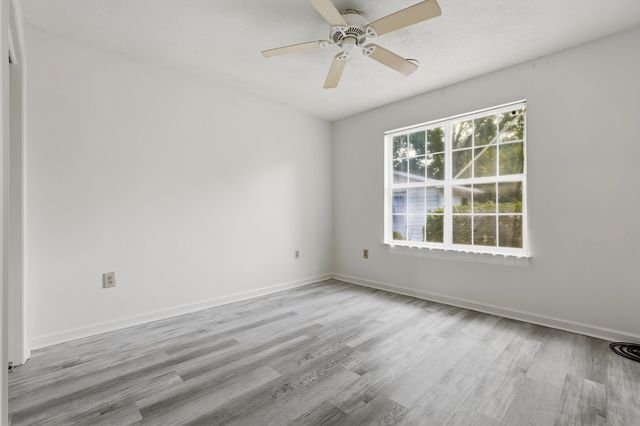 3943 Lochview Dr., Myrtle Beach, SC 29588