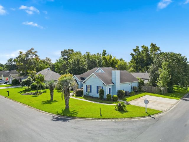 3943 Lochview Dr., Myrtle Beach, SC 29588