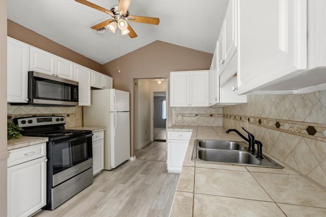 3943 Lochview Dr., Myrtle Beach, SC 29588