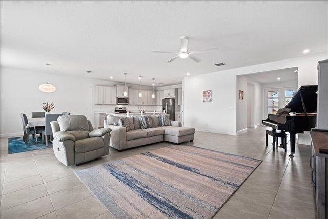 14236 SW Murney Way, Port St. Lucie, FL 34987