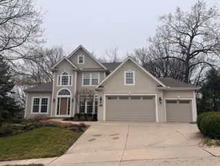 10200 Magnolia Lane, Parkville, MO 64152