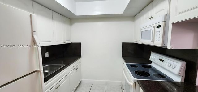 1885 NE 121st St 16, North Miami, FL 33181