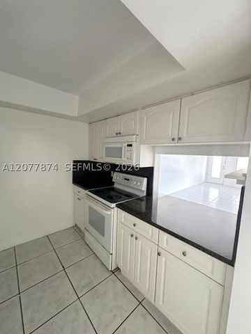 1885 NE 121st St 16, North Miami, FL 33181