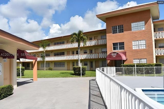 1885 NE 121st St 16, North Miami, FL 33181