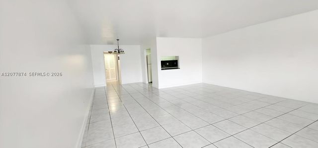 1885 NE 121st St 16, North Miami, FL 33181