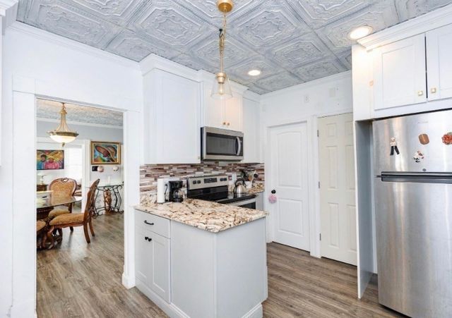 12 Quigley Avenue, Chelmsford, MA 01863